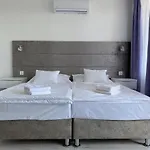 Q-panzio Bed & Breakfast Tata