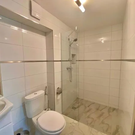 فندق مبيت وإفطار Q-panzio تاتا